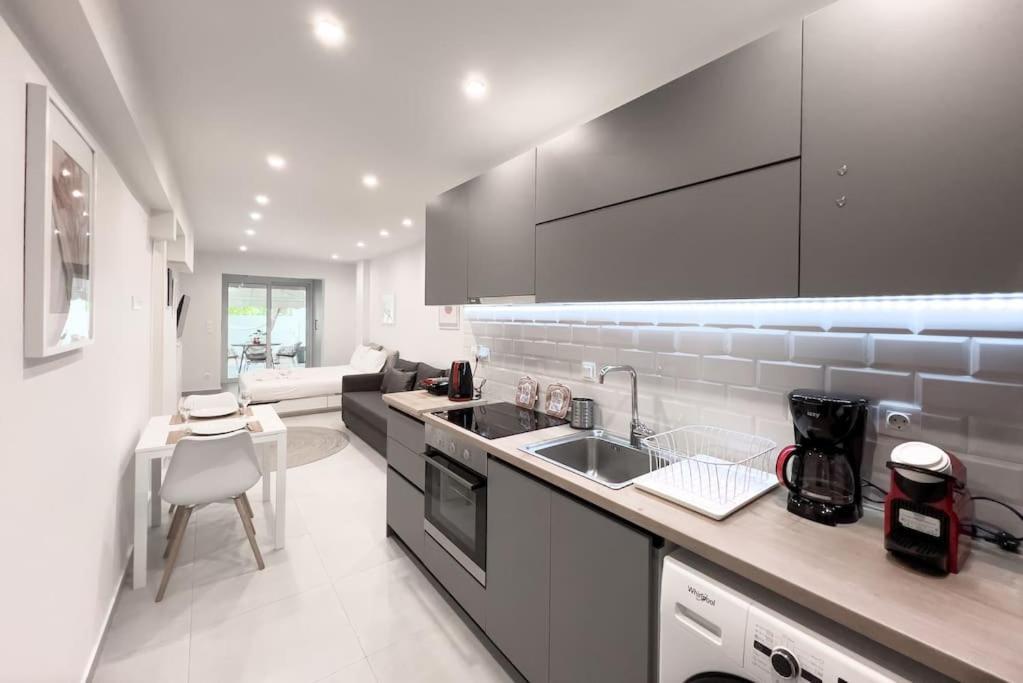 Luxury Studio With Garden Next To Acropolis Aten Exteriör bild